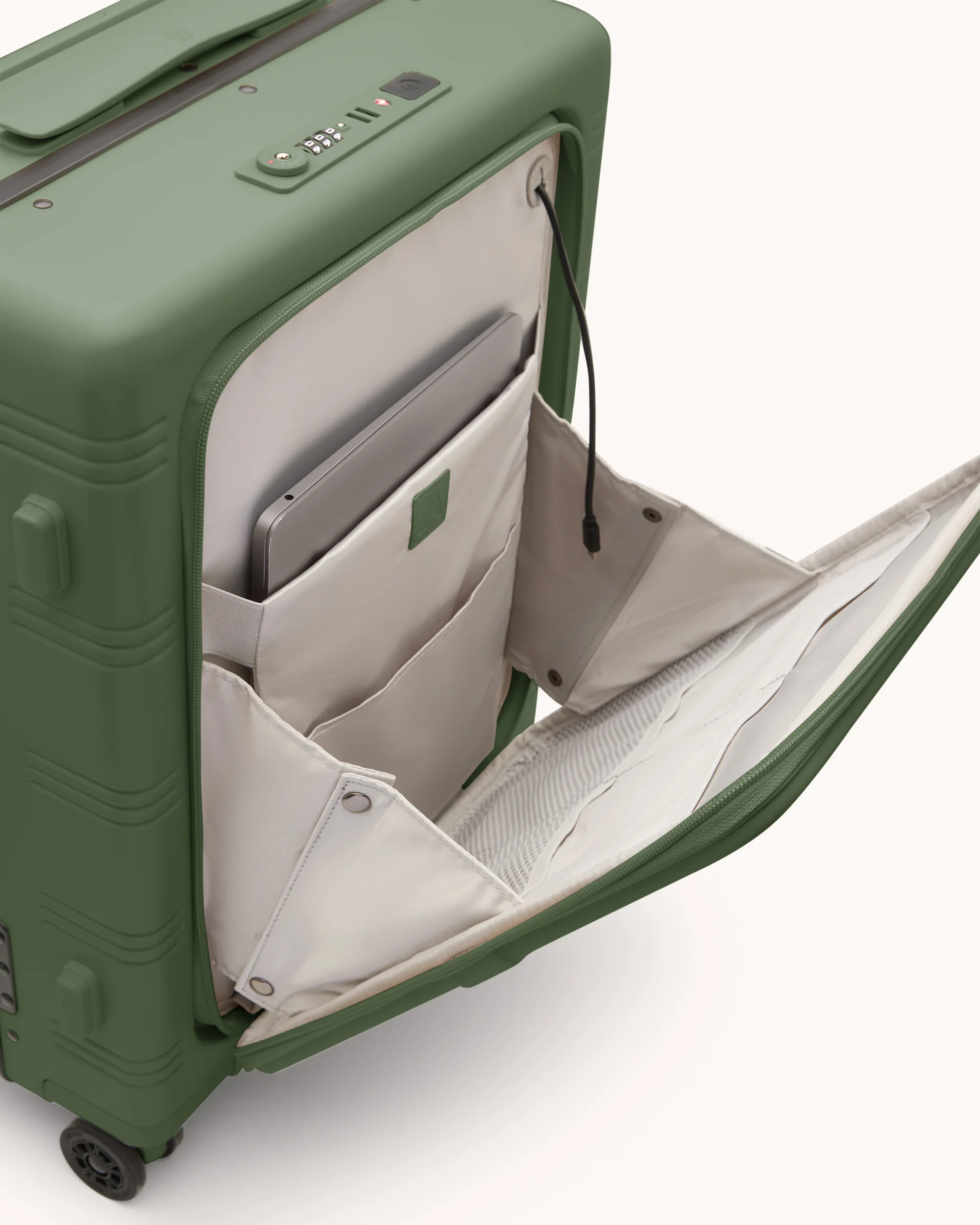 NEXT (Carry-On) - Bundle - Image 7